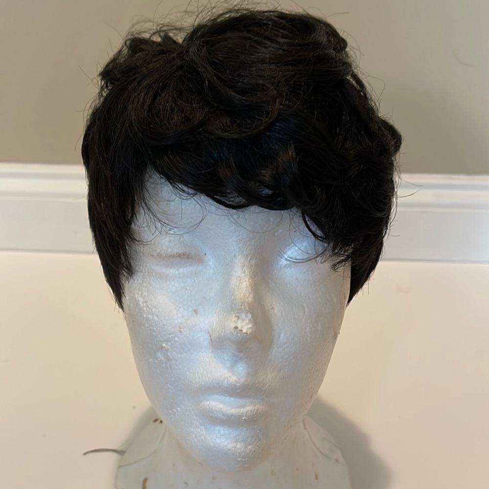Never Worn Stylish Wig